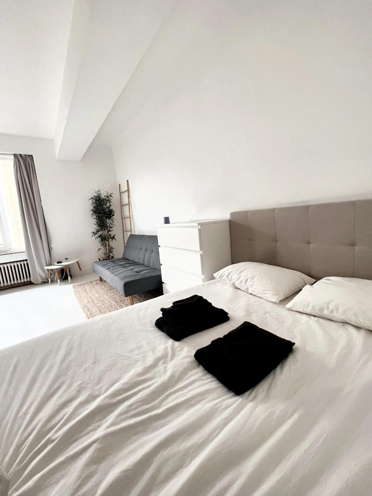 Comfortable Studio In Brussels 35M² Terrace With Bbq Bagian luar foto